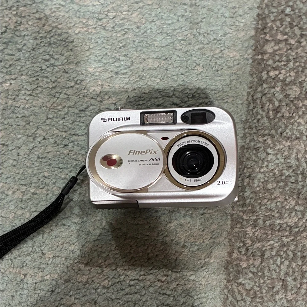Fujifilm FinePix 2650 Silver Camera